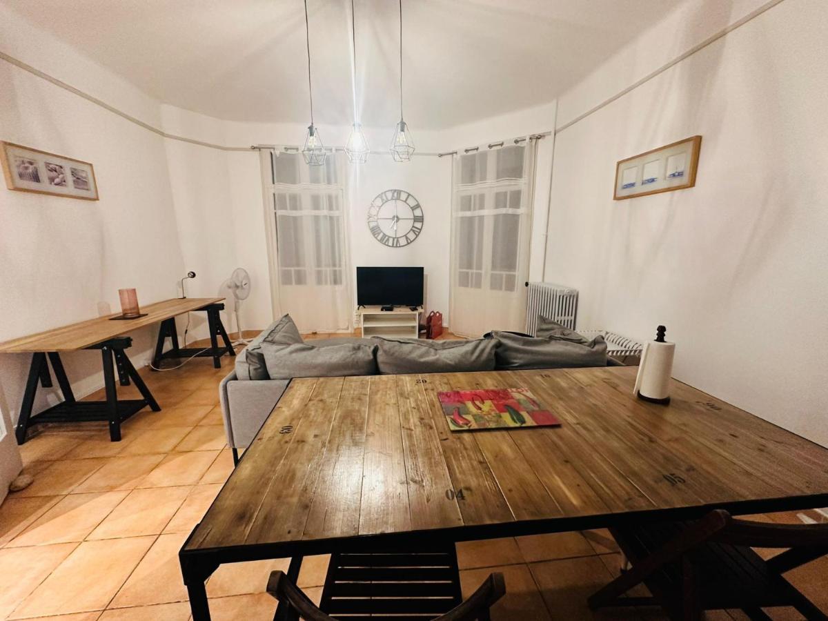 Appartement Lumineux Et Spacieux 2 Chambres Avec Parking Gratuit Dans La Rue 페르피냥 외부 사진
