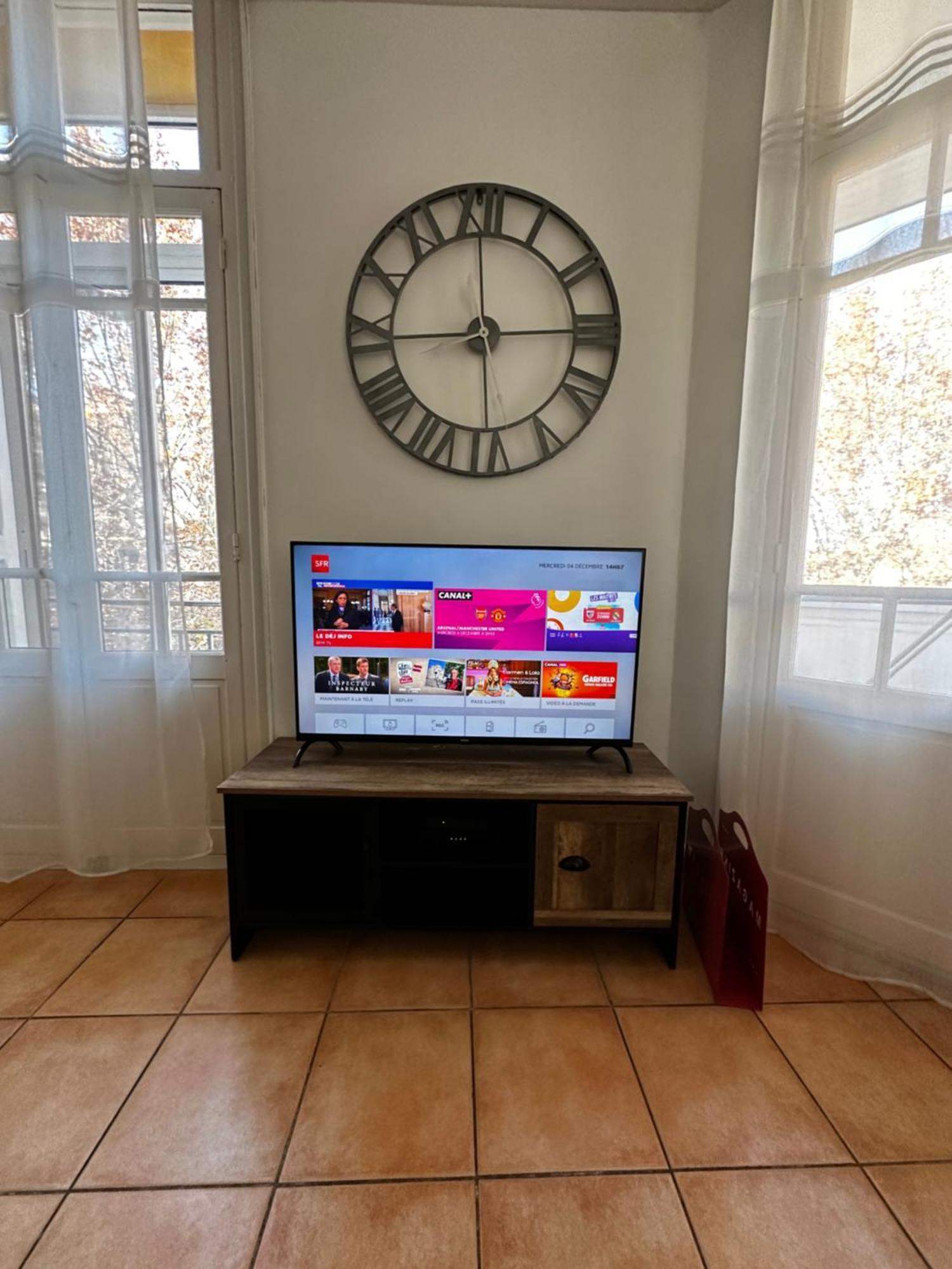 Appartement Lumineux Et Spacieux 2 Chambres Avec Parking Gratuit Dans La Rue 페르피냥 외부 사진